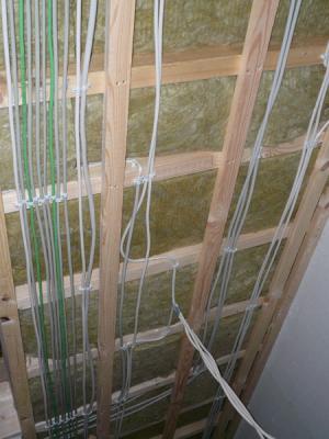 02.11.: Verlauf der Elektrokabel in der Diele 02.11.: Verlauf der Elektrokabel in der Diele